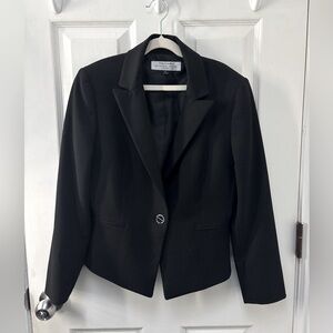 Tahari Single Breasted Blazer with Clasp - Like New
